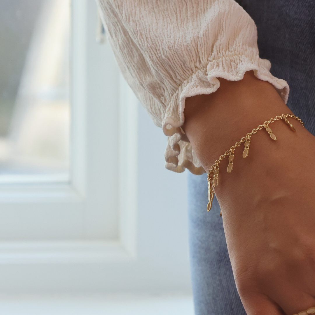 Amalei 18k gold vermeil bracelet with cream enamel