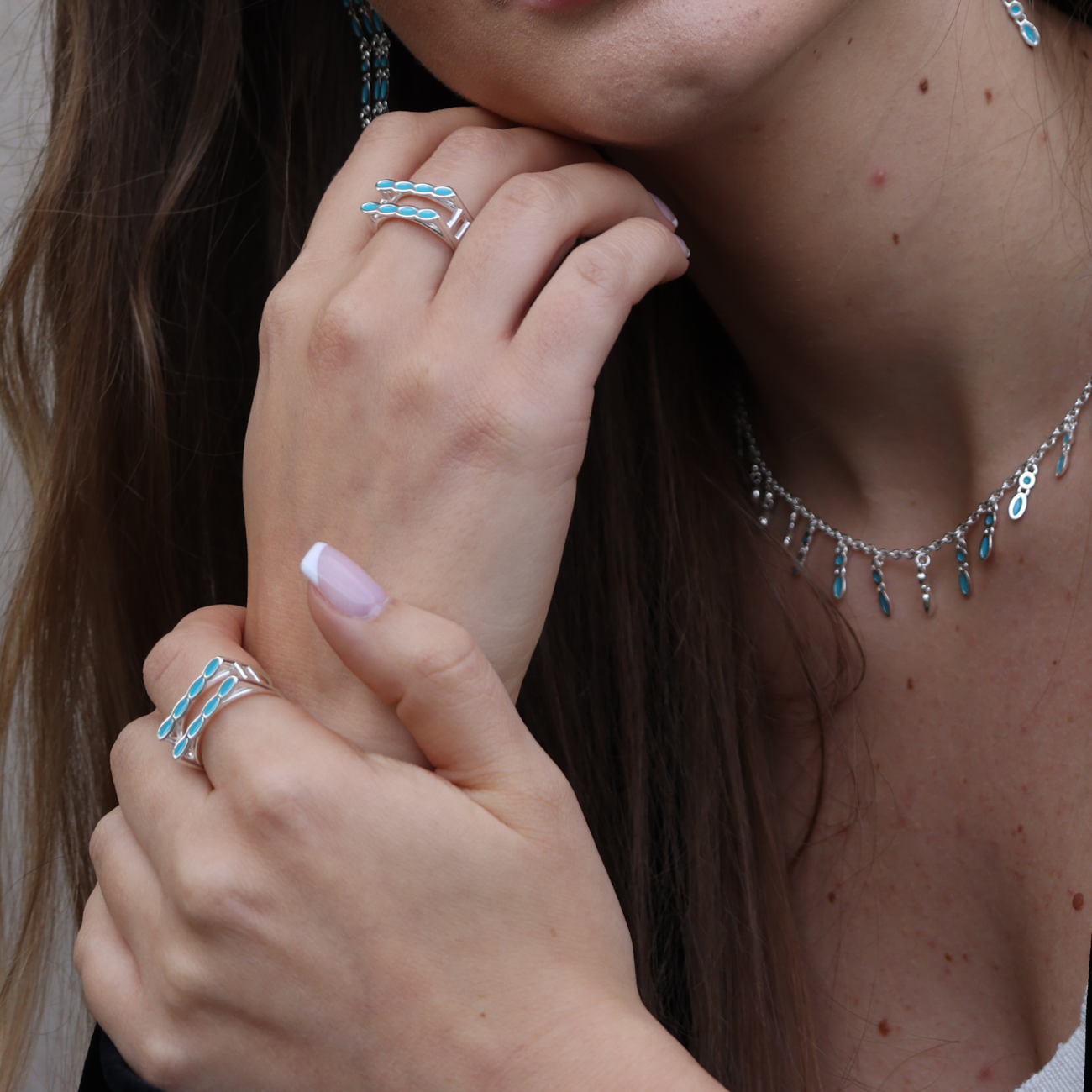 Amalei silver ring with turquoise enamel