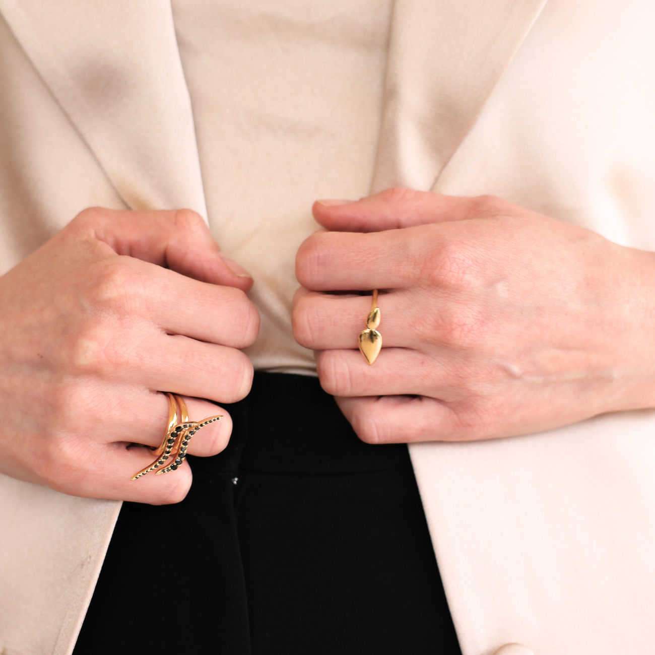 Lotus ring, large leaves, 18k gold