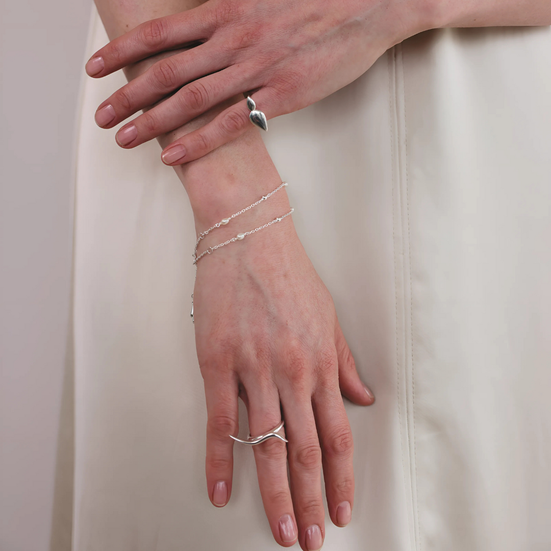 Ava silver bracelet with cultured freshwater pearl