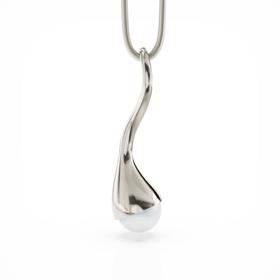 Bella silver necklace with large freshwater pearl